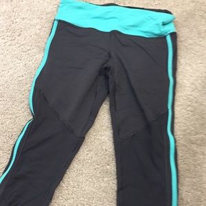 Lululemon cropped workout pants
